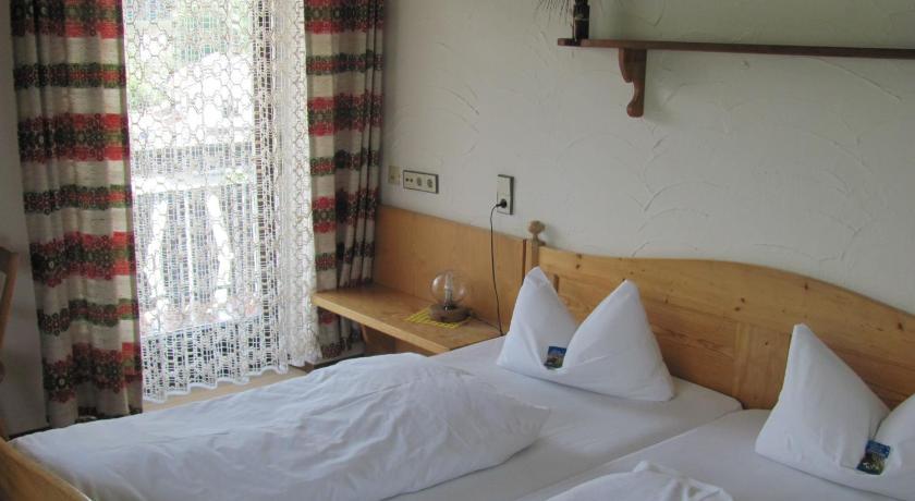 Hotel Negele Hohenfurch Zimmer foto