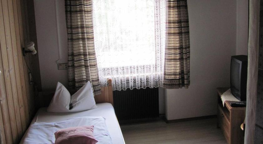 Hotel Negele Hohenfurch Zimmer foto